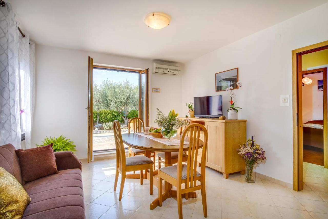Apartments Franjo 木洛希尼 外观 照片
