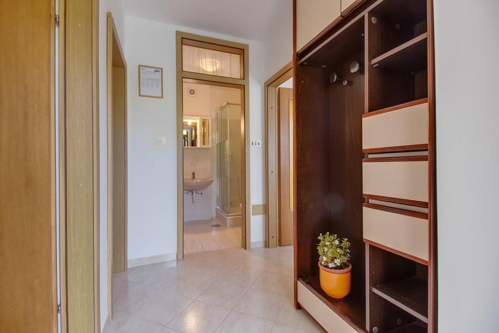 Apartments Franjo 木洛希尼 客房 照片