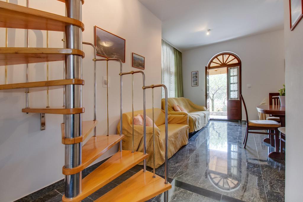 Apartments Franjo 木洛希尼 客房 照片